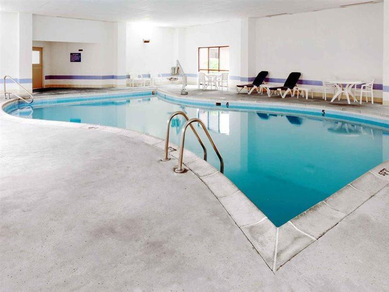 Days Inn & Suites By Wyndham Northwest Indianapolis Dış mekan fotoğraf