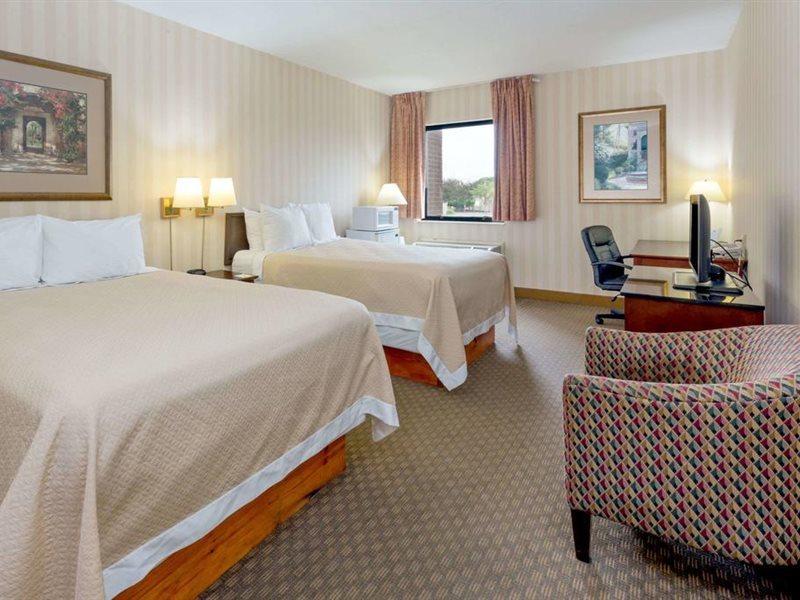 Days Inn & Suites By Wyndham Northwest Indianapolis Dış mekan fotoğraf