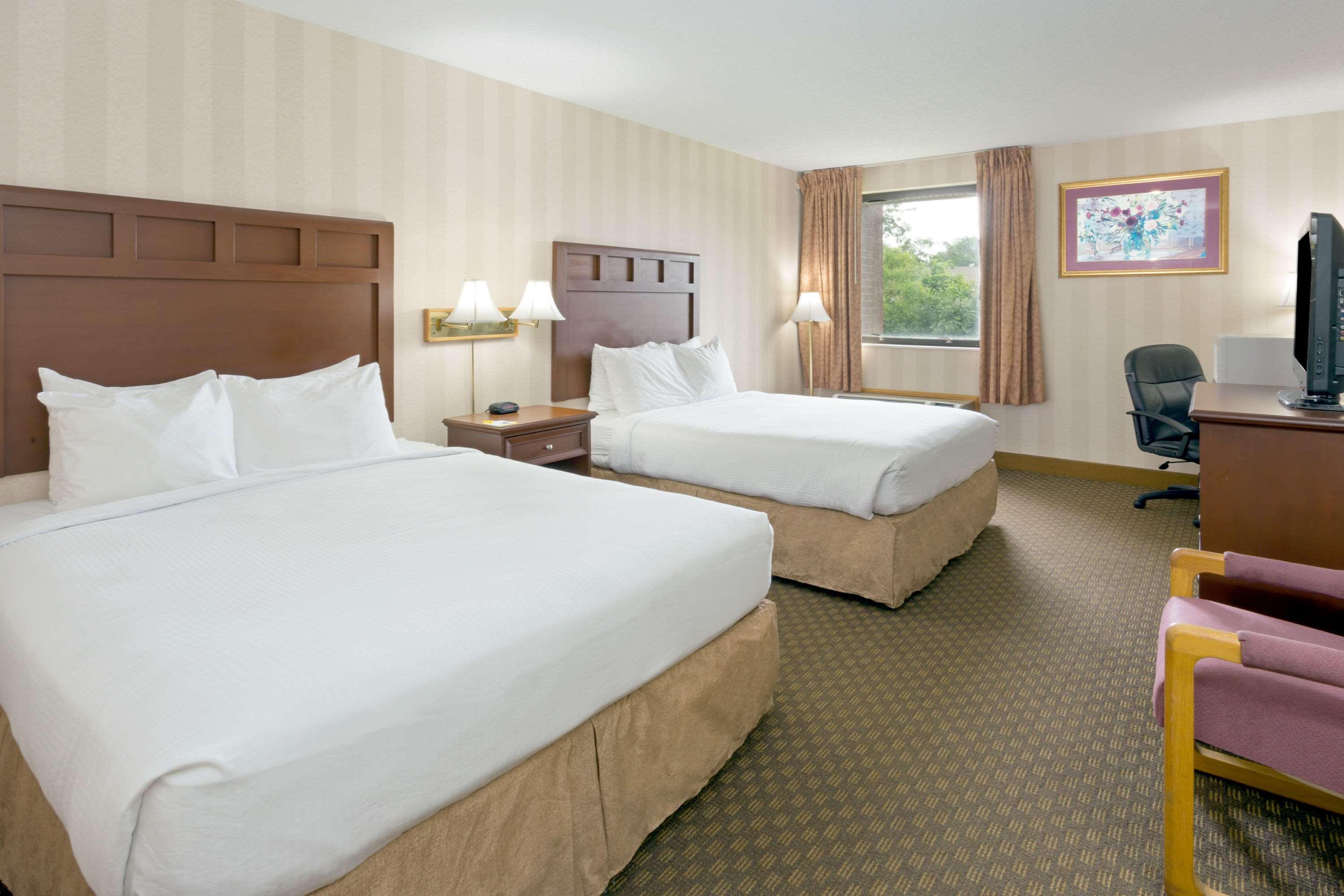 Days Inn & Suites By Wyndham Northwest Indianapolis Dış mekan fotoğraf