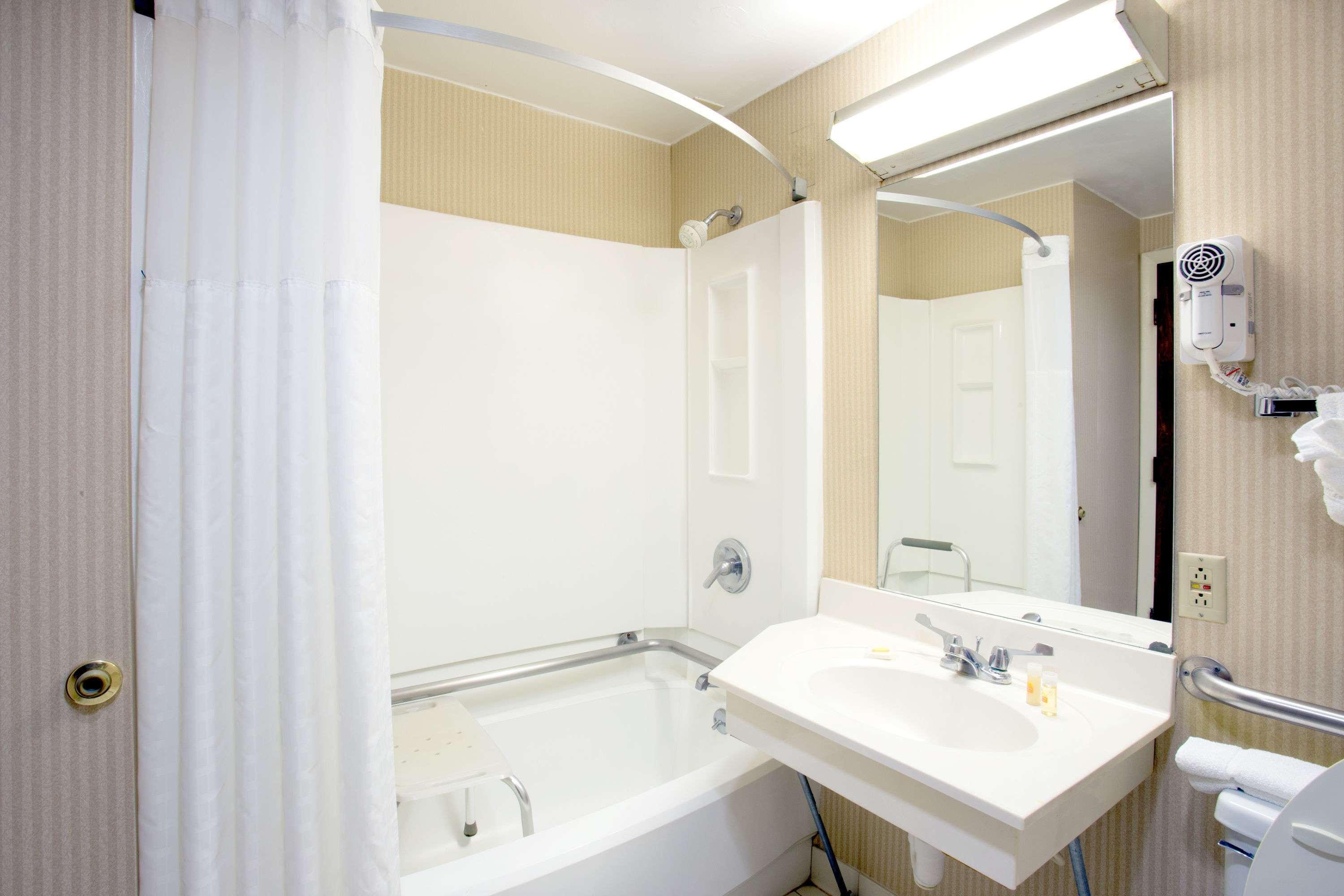 Days Inn & Suites By Wyndham Northwest Indianapolis Dış mekan fotoğraf
