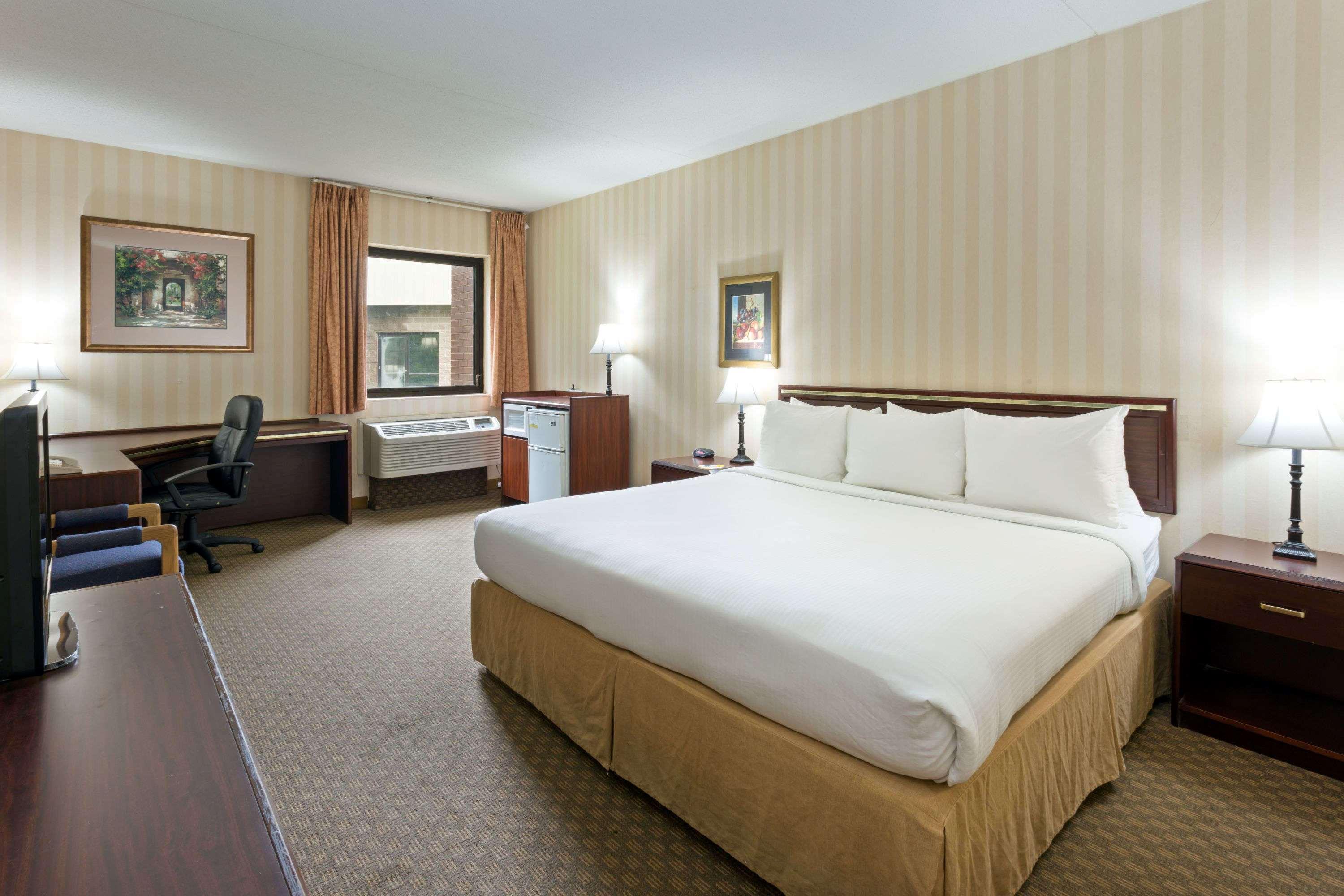 Days Inn & Suites By Wyndham Northwest Indianapolis Dış mekan fotoğraf