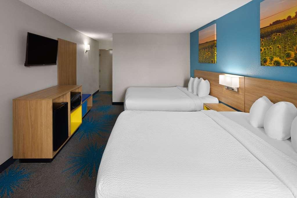 Days Inn & Suites By Wyndham Northwest Indianapolis Oda fotoğraf