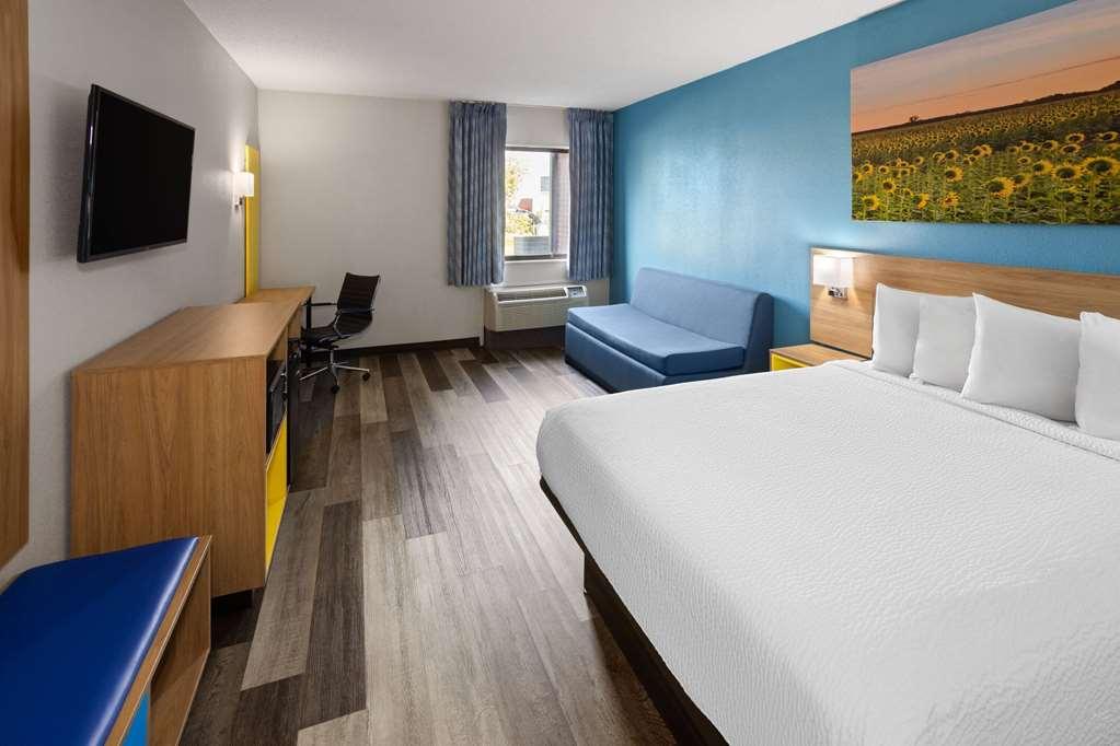 Days Inn & Suites By Wyndham Northwest Indianapolis Oda fotoğraf