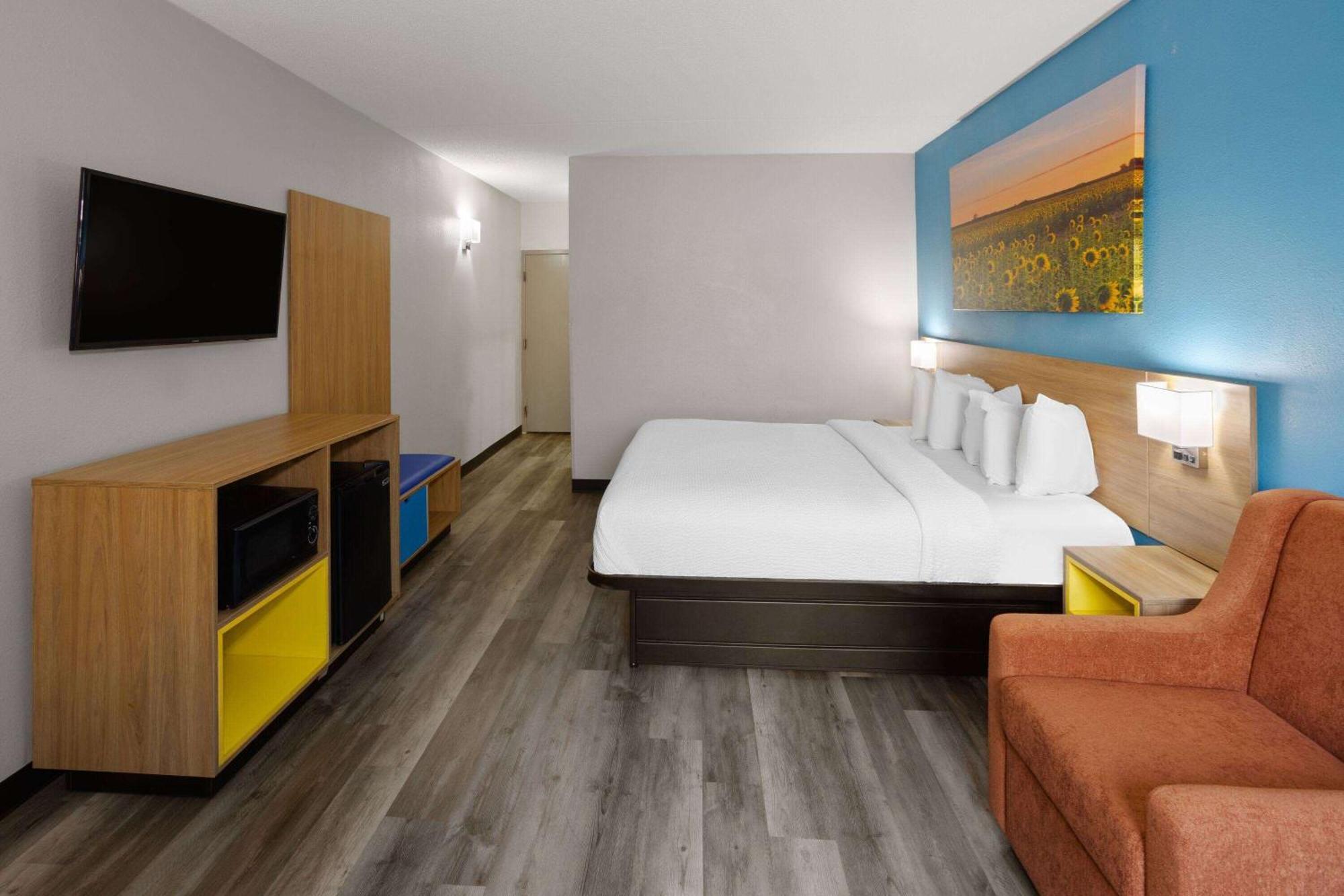Days Inn & Suites By Wyndham Northwest Indianapolis Dış mekan fotoğraf