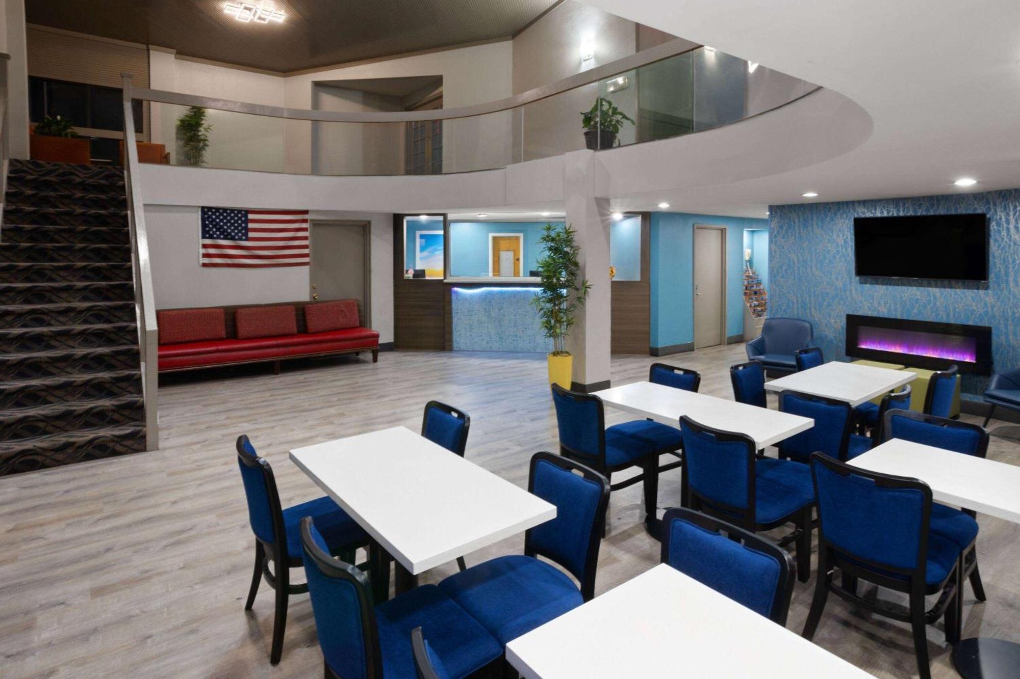 Days Inn & Suites By Wyndham Northwest Indianapolis Dış mekan fotoğraf