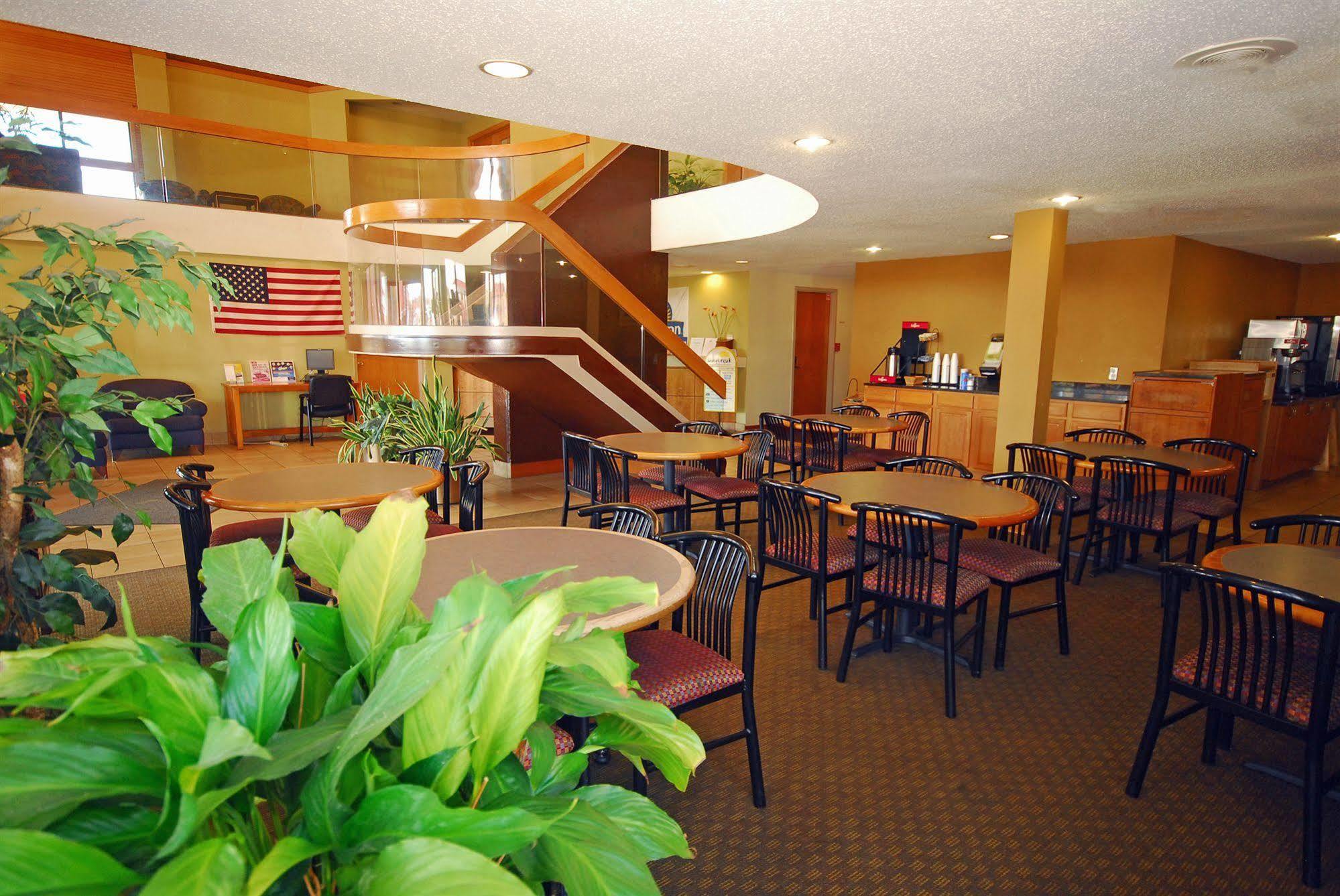 Days Inn & Suites By Wyndham Northwest Indianapolis Dış mekan fotoğraf